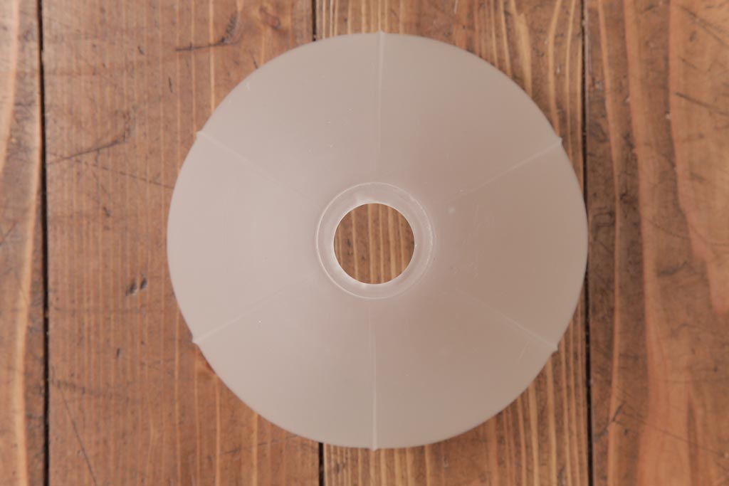 フランスアンティーク　丸い形のすりガラスシェードのペンダントライト(天井照明、吊り下げ照明)