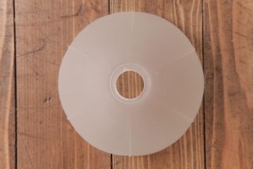 フランスアンティーク　丸い形のすりガラスシェードのペンダントライト(天井照明、吊り下げ照明)