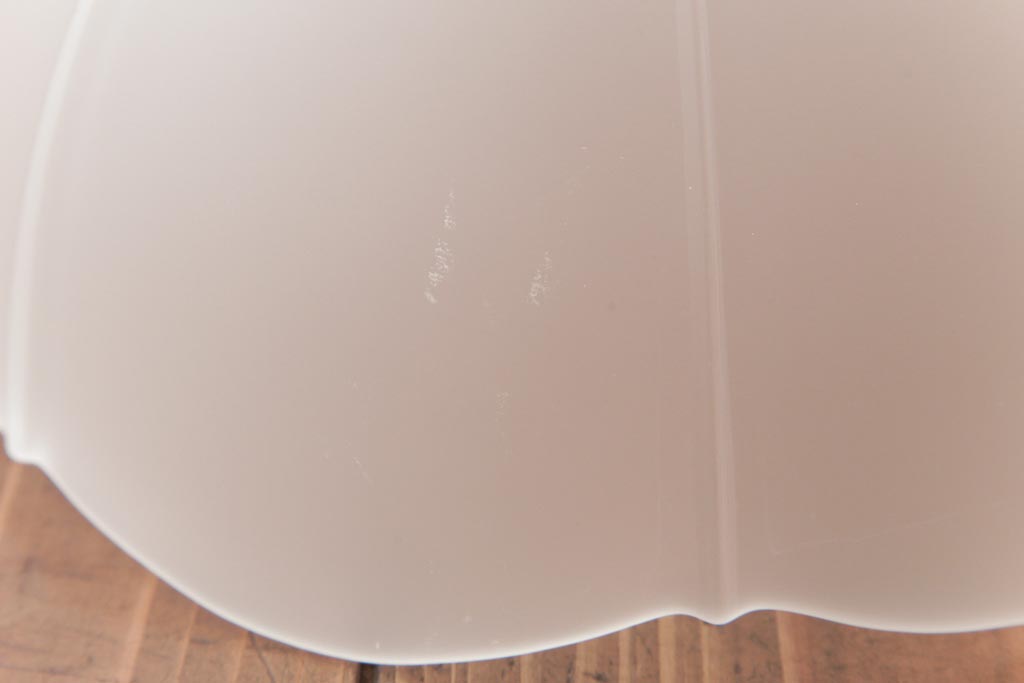 フランスアンティーク　丸い形のすりガラスシェードのペンダントライト(天井照明、吊り下げ照明)