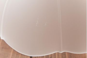 フランスアンティーク　丸い形のすりガラスシェードのペンダントライト(天井照明、吊り下げ照明)