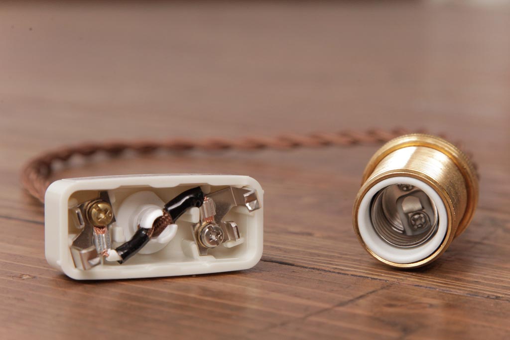 フランスアンティーク　丸い形のすりガラスシェードのペンダントライト(天井照明、吊り下げ照明)