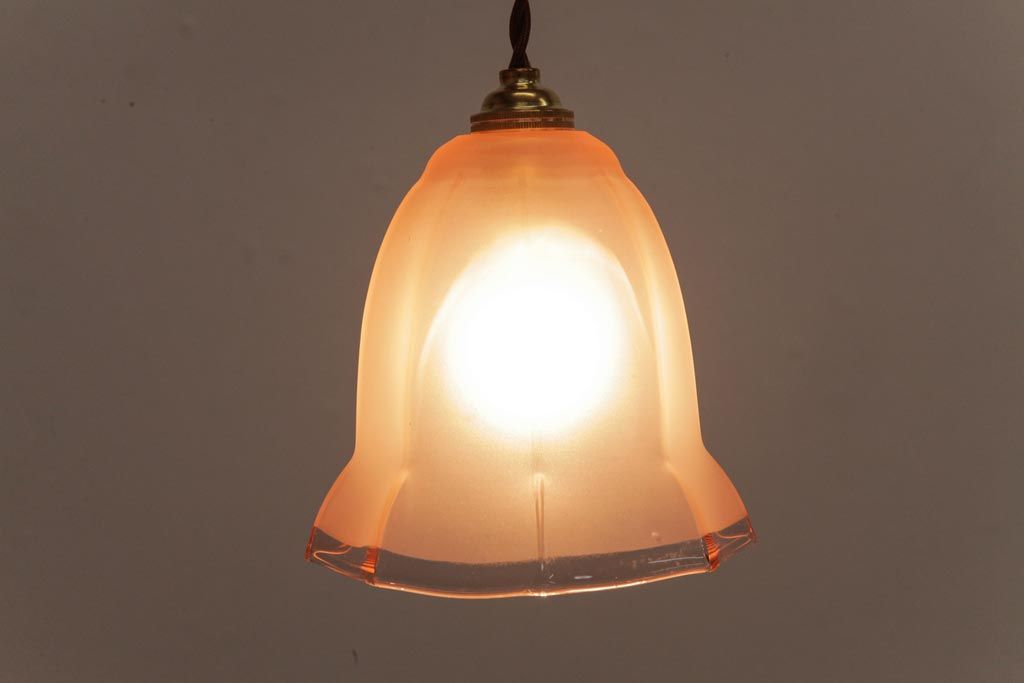 フランスアンティーク　柔らかなピンク色のペンダントライト(天井照明、吊り下げ照明)