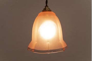 フランスアンティーク　柔らかなピンク色のペンダントライト(天井照明、吊り下げ照明)