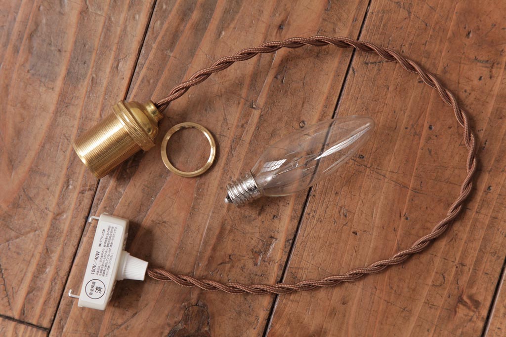 フランスアンティーク　柔らかなピンク色のペンダントライト(天井照明、吊り下げ照明)