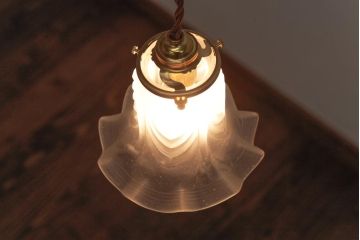 フランスアンティーク　フリルやドレープのデザインが品のあるペンダントライト(天井照明)