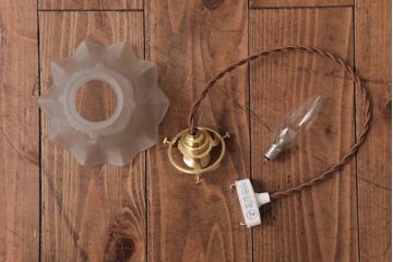 フランスアンティーク　フリルやドレープのデザインが品のあるペンダントライト(天井照明)