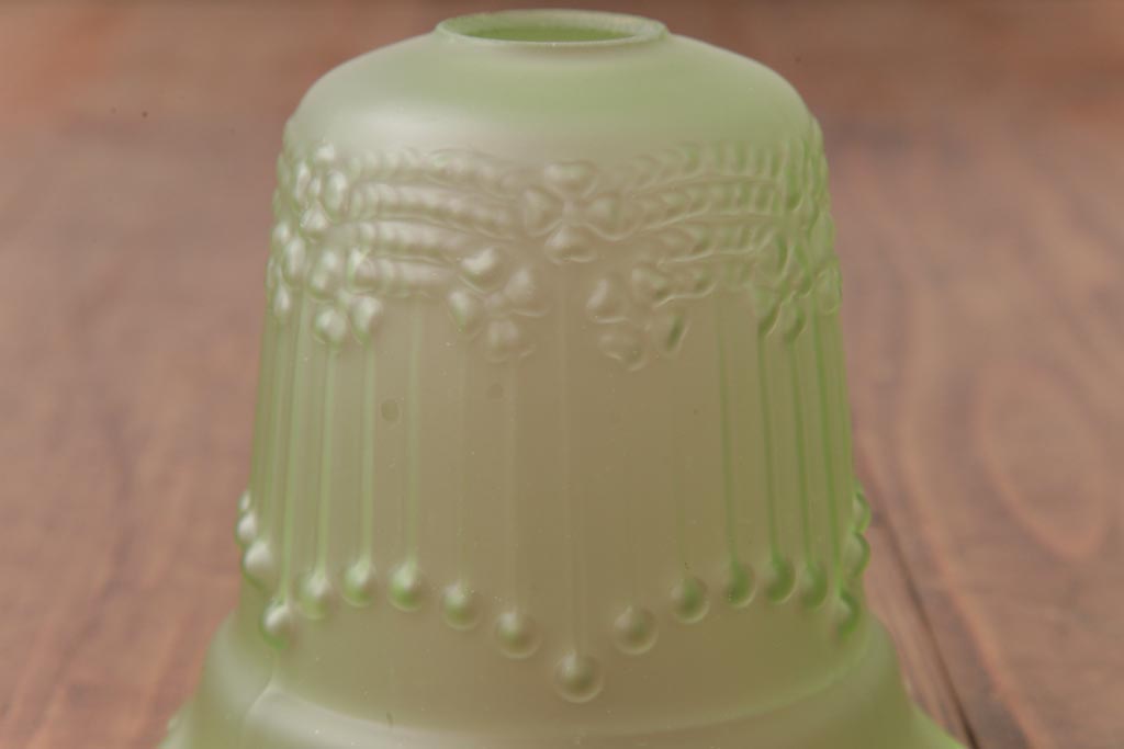 フランスアンティーク　淡いグリーンと花模様が可愛らしいペンダントライト(天井照明、吊り下げ照明)(1)