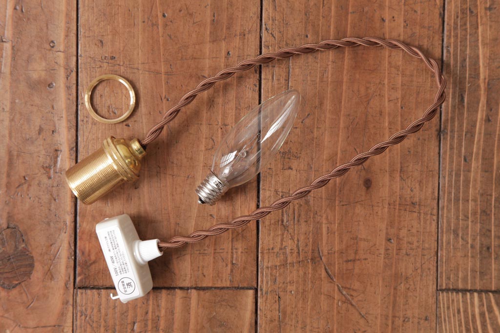 フランスアンティーク　淡いグリーンと花模様が可愛らしいペンダントライト(天井照明、吊り下げ照明)(1)