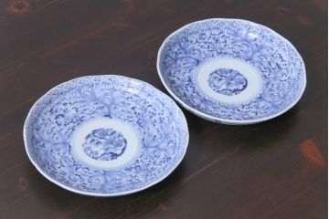 江戸期　上手物　草花　淡く優しげな色合いの染付皿(7寸皿)(1)