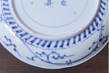 江戸期　上手物　草花　淡く優しげな色合いの染付皿(7寸皿)(1)