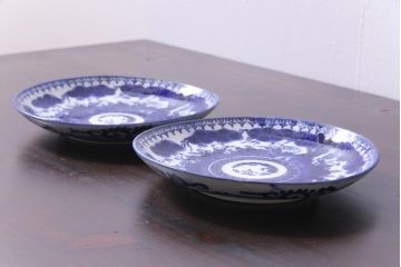 明治期　ベロ藍　紺青色が目を引く唐子文様の印判皿(中皿)(1)