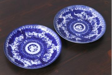 明治期　ベロ藍　紺青色が目を引く唐子文様の印判皿(中皿)(3)
