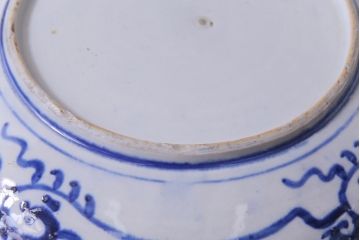 明治期　ベロ藍　紺青色が目を引く唐子文様の印判皿(中皿)(3)