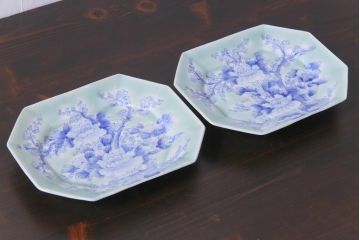 古民具・骨董　青磁　染付　牡丹図が華やかな変形皿2枚セット(長皿、和食器)