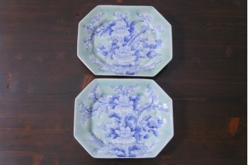 古民具・骨董　青磁　染付　牡丹図が華やかな変形皿2枚セット(長皿、和食器)
