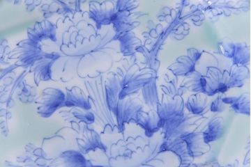 古民具・骨董　青磁　染付　牡丹図が華やかな変形皿2枚セット(長皿、和食器)