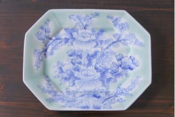 古民具・骨董　青磁　染付　牡丹図が華やかな変形皿3枚セット(長皿、和食器)