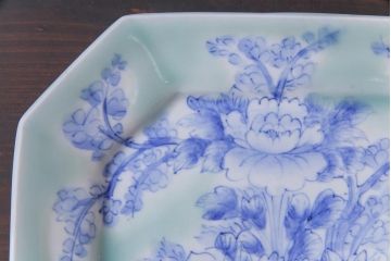 古民具・骨董　青磁　染付　牡丹図が華やかな変形皿3枚セット(長皿、和食器)
