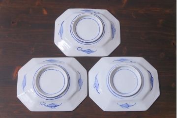 古民具・骨董　青磁　染付　牡丹図が華やかな変形皿3枚セット(長皿、和食器)