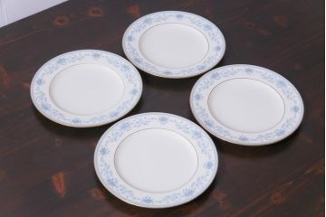 中古　ノリタケ(Noritake)　ブルーヒル(廃盤)　淡いブルーの花柄が可憐な中皿4枚セット(プレート、洋食器)