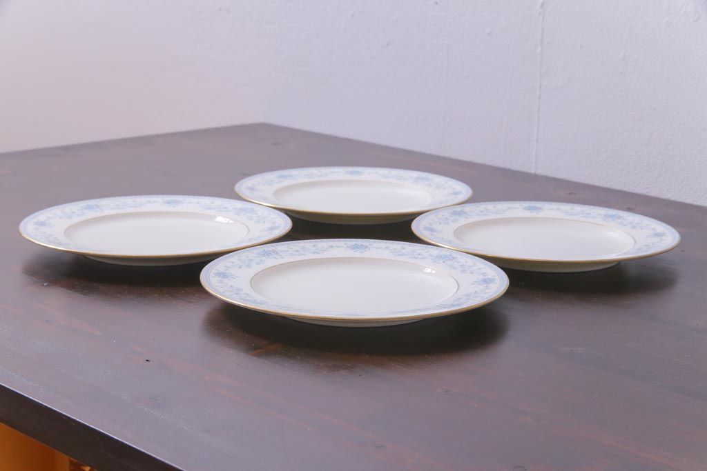中古　ノリタケ(Noritake)　ブルーヒル(廃盤)　淡いブルーの花柄が可憐な中皿4枚セット(プレート、洋食器)