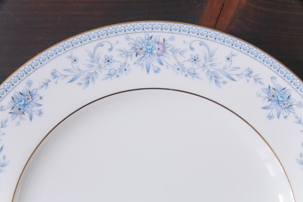 中古　ノリタケ(Noritake)　ブルーヒル(廃盤)　淡いブルーの花柄が可憐な中皿4枚セット(プレート、洋食器)