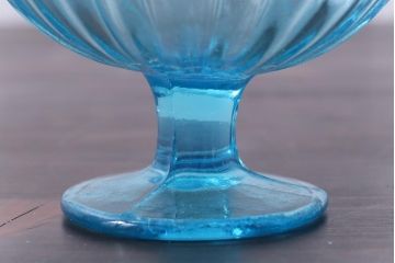 アンティーク雑貨　昭和レトロ　爽やかな色味の乳白暈し氷コップ2個セット(プレスガラス)