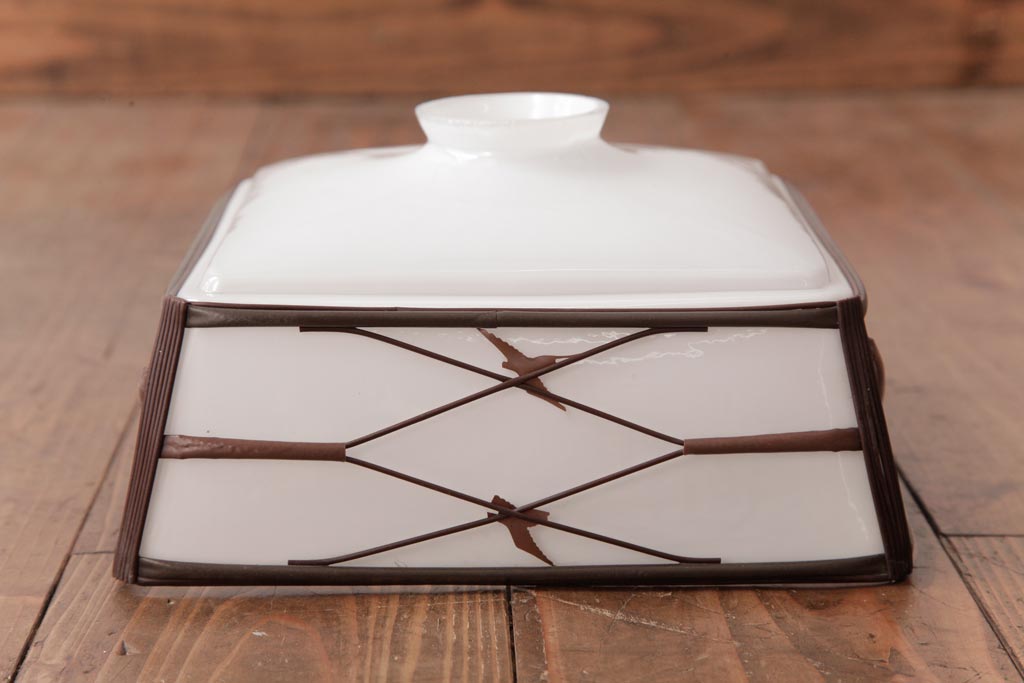 昭和レトロ　鳥の装飾が可愛らしい四角形の吊り下げ照明(天井照明)