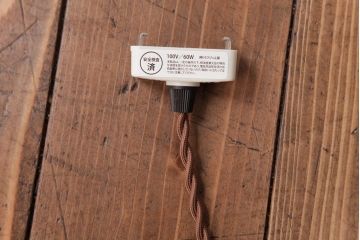 昭和レトロ　鳥の装飾が可愛らしい四角形の吊り下げ照明(天井照明)