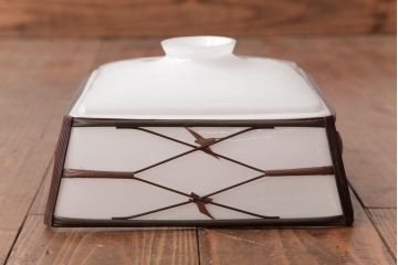 昭和レトロ　鳥の装飾が可愛らしい四角形の吊り下げ照明(天井照明)