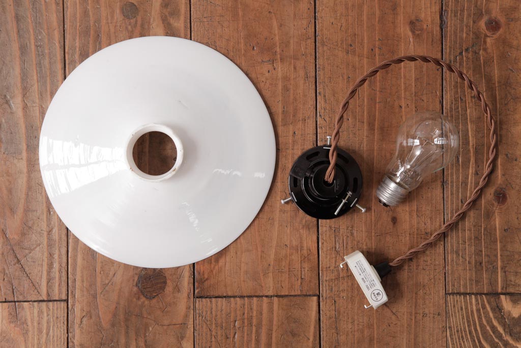 昭和レトロ　戦前　昔懐かしいデザインの平笠シェード(吊り下げ照明、天井照明、ペンダントライト)(2)