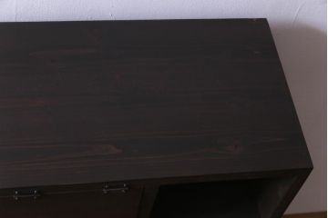 ラフジュ工房オリジナル　古材リメイク　4×4マス　互い違いのパタパタ扉がお洒落な脚付きマス目棚(収納棚)(1)
