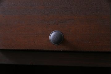 ラフジュ工房オリジナル　古材リメイク　4×4マス　互い違いのパタパタ扉がお洒落な脚付きマス目棚(収納棚)(1)