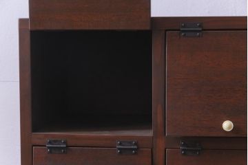 ラフジュ工房オリジナル　4×4マス　白い取っ手がアクセントになったパタパタ扉の収納棚(下駄箱、収納棚)