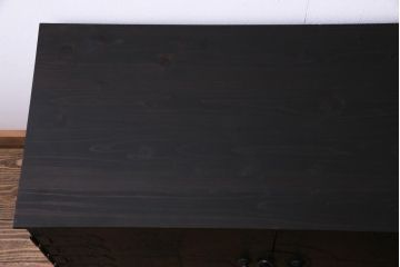 アンティーク家具　明治期　ヒノキ材　インダストリアルな雰囲気漂う観音開き戸のリメイクテレビボード(箪笥ローボード、リビングボード)