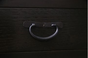 ラフジュ工房オリジナル　古建具リメイク　鎧戸を活かした立派な佇まいのリビングボード(戸棚、収納棚)