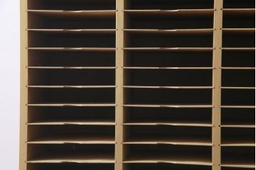 レトロ家具　昭和レトロ　大容量　棚板が全て取り外せる使い勝手抜群の書類収納棚(カルテケース、レターラック、書類ケース、カルテ棚)(R-034294)