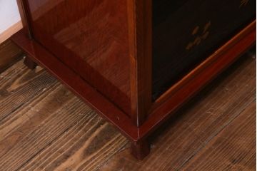 中古　工芸家具　漆塗り　杉・桑材　花鳥図　鶏蒔絵が目を引くモダンな茶箪笥(戸棚、収納棚)(定価約45万円)