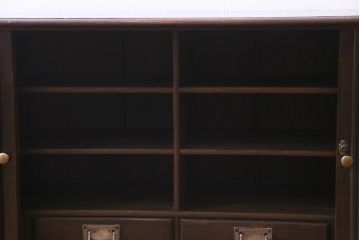アンティーク家具　和製アンティーク　栗材　上手物　シックな佇まいが魅力的なシャッター扉の収納棚(蛇腹、ローボード、書類ケース)