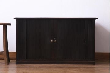 アンティーク家具　和製アンティーク　栗材　上手物　シックな佇まいが魅力的なシャッター扉の収納棚(蛇腹、ローボード、書類ケース)