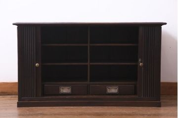 アンティーク家具　和製アンティーク　栗材　上手物　シックな佇まいが魅力的なシャッター扉の収納棚(蛇腹、ローボード、書類ケース)