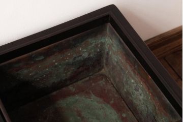 アンティーク雑貨　大正期　指物家具　漆塗りが高級感を引き立てる紫檀材の角火鉢(木製火鉢、手あぶり、箱火鉢)