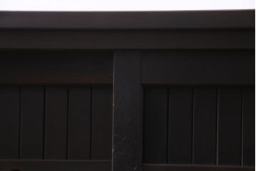 ラフジュ工房オリジナル　古建具リメイク　品のある透かし彫りの引き戸が小粋な脚付き収納棚(テレビボード、戸棚)