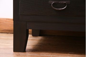 ラフジュ工房オリジナル　古建具リメイク　品のある透かし彫りの引き戸が小粋な脚付き収納棚(テレビボード、戸棚)