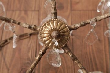 フランスビンテージ　ガラスドロップが優艶な青銅製の5灯シャンデリア(天井照明)