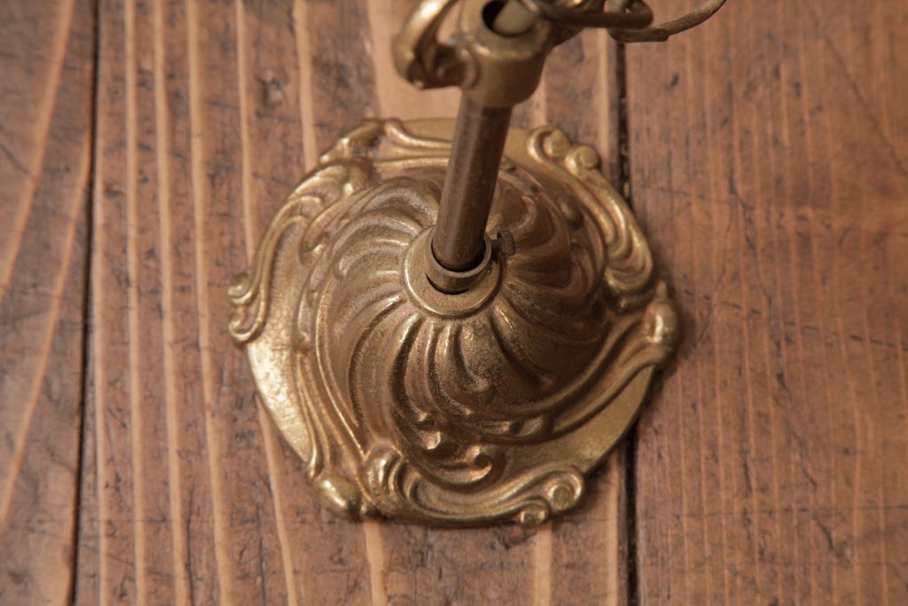 フランスビンテージ　ガラスドロップが優艶な青銅製の5灯シャンデリア(天井照明)