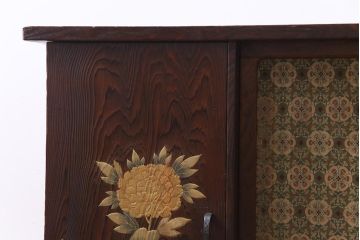 ビンテージ　工芸家具　高級杉材使用　御物緑地花鳥梅花文錦　漆塗り　牡丹の蒔絵が美しい茶箪笥(収納棚)(定価約50万円)