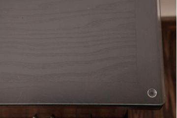 アンティーク家具　大正期　タモ玉杢材・唐木材　火鉢をリメイクしたサイドテーブル(脚付収納箱)