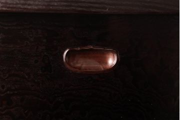 アンティーク家具　大正期　タモ玉杢材・唐木材　火鉢をリメイクしたサイドテーブル(脚付収納箱)