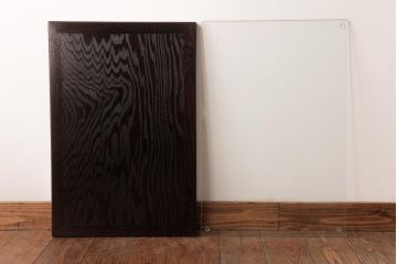 アンティーク家具　大正期　タモ玉杢材・唐木材　火鉢をリメイクしたサイドテーブル(脚付収納箱)